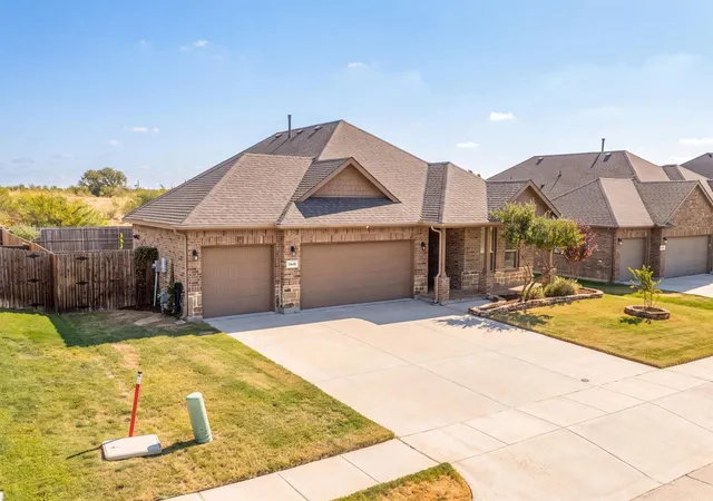 Photo 3 of Single family home for sale at 3448 Chloe Ave, Krum, TX 76249 | MLS# 21392024 | Listing updated on 2026-10-07