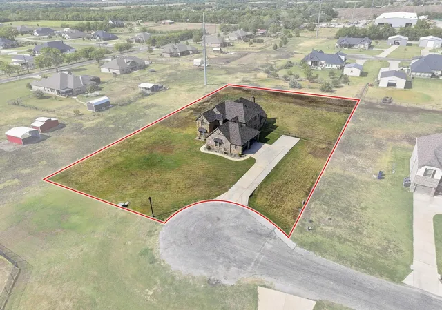 Photo 3 of Single family home for sale at 348 Magnolia Dr, Van Alstyne, TX 75495 | MLS# 21399364 | Listing updated on 2026-10-03