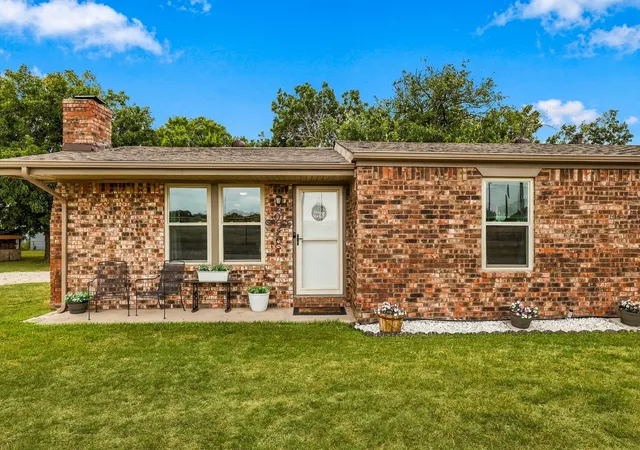 Photo 1 of Single family home for sale at 1512 Cobb St, Bridgeport, TX 76426 | MLS# 21401131 | Listing updated on 2026-10-06