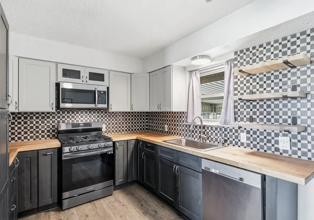 Photo 2 of Single family home for sale at 1512 Cobb St, Bridgeport, TX 76426 | MLS# 21401131 | Listing updated on 2026-10-06