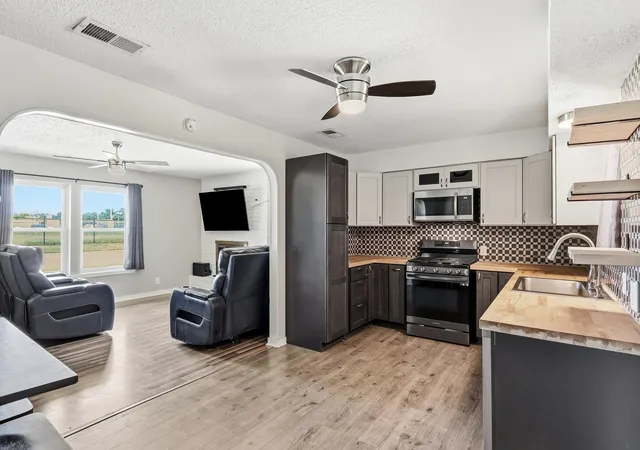 Photo 3 of Single family home for sale at 1512 Cobb St, Bridgeport, TX 76426 | MLS# 21401131 | Listing updated on 2026-10-06
