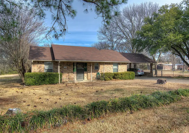 Photo 2 of Single family home for sale at 204 Garrett Ave, Point, TX 75472 | MLS# 21401939 | Listing updated on 2026-10-04