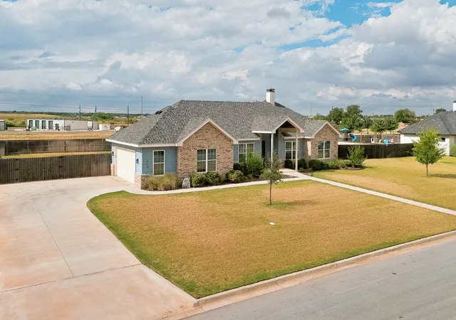 Photo 3 of Single family home for sale at 212 Runnymede Way, Abilene, TX 79606 | MLS# 21400258 | Listing updated on 2026-10-05