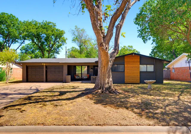 Photo 1 of Single family home for sale at 2517 S Elmwood, Abilene, TX 79605 | MLS# 21395096 | Listing updated on 2026-10-04