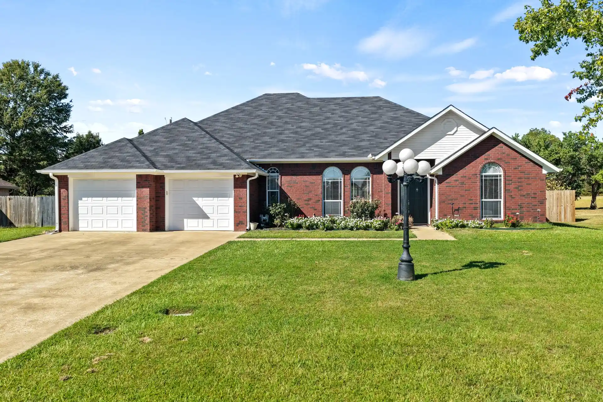 Photo 1 of Single family home for sale at 110 Diane Ln, Mount Pleasant, TX 75455 | MLS# 21397417 | Listing updated on 2026-10-16