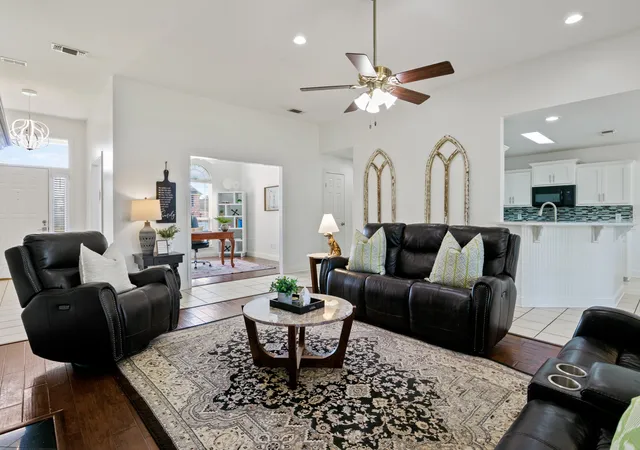 Photo 3 of Single family home for sale at 110 Diane Ln, Mount Pleasant, TX 75455 | MLS# 21397417 | Listing updated on 2026-10-03