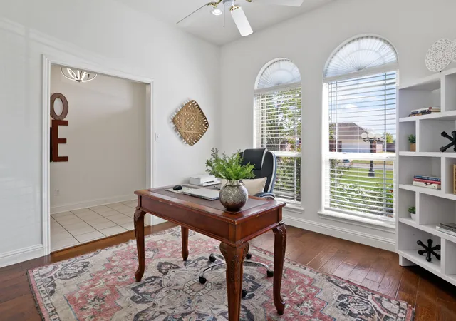 Photo 4 of Single family home for sale at 110 Diane Ln, Mount Pleasant, TX 75455 | MLS# 21397417 | Listing updated on 2026-10-03