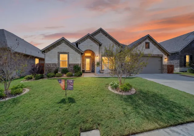 Photo 1 of Single family home for sale at 1528 Sidewinder Trl, Weatherford, TX 76087 | MLS# 21397779 | Listing updated on 2026-10-07