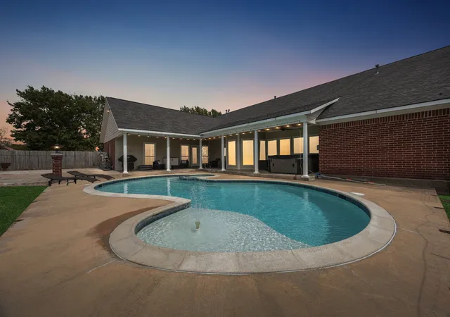 Photo 1 of Single family home for sale at 107 N Westlake Dr, Leonard, TX 75452 | MLS# 21398565 | Listing updated on 2026-10-03