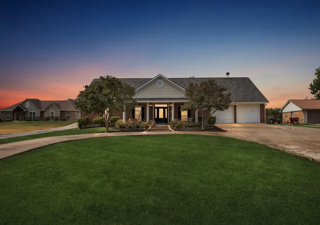 Photo 2 of Single family home for sale at 107 N Westlake Dr, Leonard, TX 75452 | MLS# 21398565 | Listing updated on 2026-10-03