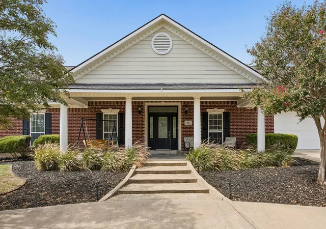 Photo 3 of Single family home for sale at 107 N Westlake Dr, Leonard, TX 75452 | MLS# 21398565 | Listing updated on 2026-10-03