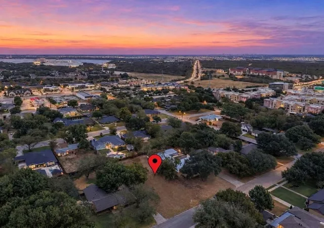 Photo 3 of Land for sale at 825 E Worth St, Grapevine, TX 76051 | MLS# 21391764 | Listing updated on 2026-10-05