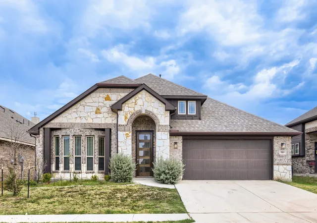 Photo 1 of Single family home for sale at 989 Imperial Eagle Rd, Alvarado, TX 76009 | MLS# 21089383 | Listing updated on 2026-10-03