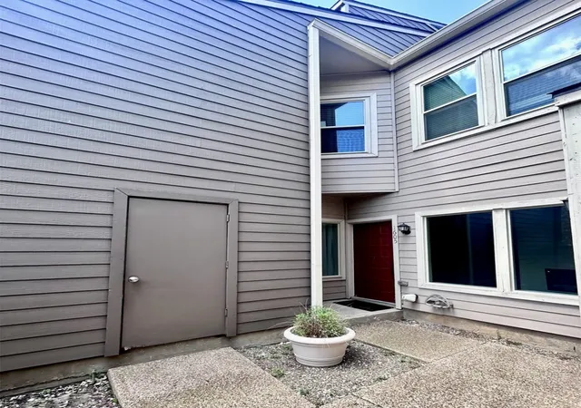 Photo 2 of Condo for sale at 5616 Preston Oaks Rd #1605, Dallas, TX 75254 | MLS# 21400857 | Listing updated on 2026-10-03