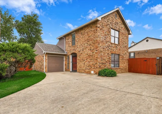 Photo 2 of Single family home for sale at 3136 Harbinger Ln, Dallas, TX 75287 | MLS# 21401487 | Listing updated on 2026-10-03