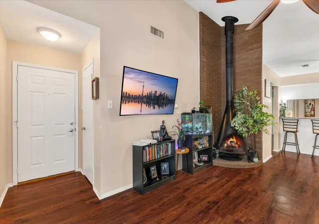 Photo 3 of Single family home for sale at 1217 Elm Ct, Runaway Bay, TX 76426 | MLS# 21401954 | Listing updated on 2026-10-06