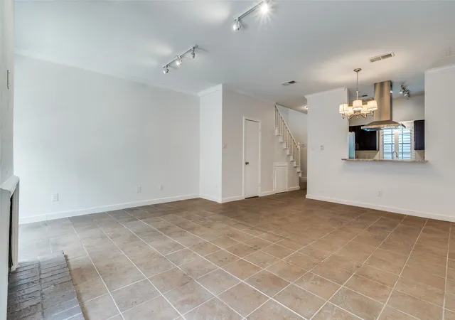 Listing Photo 5 - Condo for sale in building located at 3320 Reagan St, Dallas, TX 75219 - Unit #113