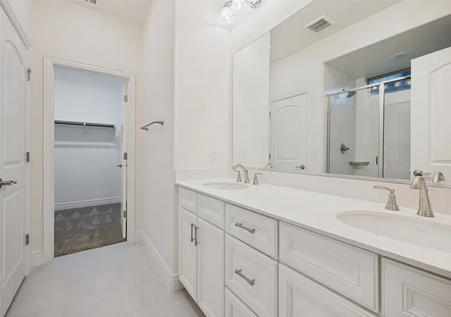 Photo 3 of Single family home for sale at 9621 Creekwood Dr, Denton, TX 76207 | MLS# 21401915 | Listing updated on 2026-10-03