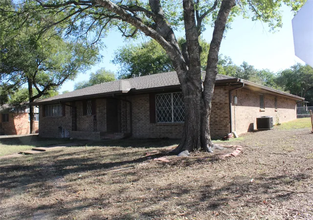 Photo 2 of Single family home for sale at 202 N 29th Street, Gatesville, TX 76528 | MLS# 21402094 | Listing updated on 2026-10-06