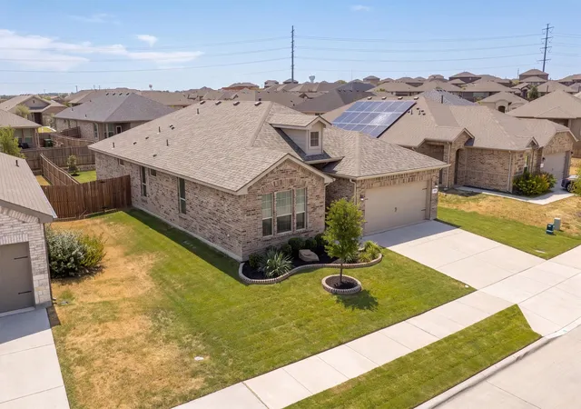 Photo 2 of Single family home for sale at 146 Hawksbill Ln, Rhome, TX 76078 | MLS# 21392029 | Listing updated on 2026-10-04