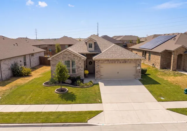 Photo 3 of Single family home for sale at 146 Hawksbill Ln, Rhome, TX 76078 | MLS# 21392029 | Listing updated on 2026-10-04
