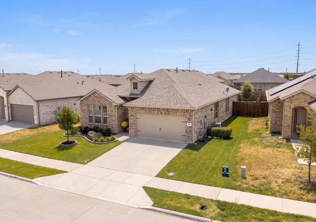 Photo 3 of Single family home for sale at 146 Hawksbill Ln, Rhome, TX 76078 | MLS# 21392029 | Listing updated on 2026-10-04