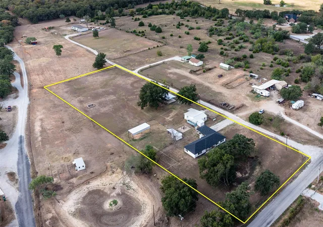 Photo 1 of Single family home for sale at 1290 County Rd 3355, Paradise, TX 76073 | MLS# 21402006 | Listing updated on 2026-10-10