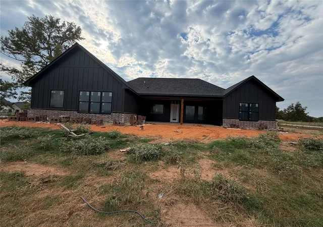 Photo 3 of Single family home for sale at 13844 Luka Ln, Tyler, TX 75074 | MLS# 21402166 | Listing updated on 2026-10-03
