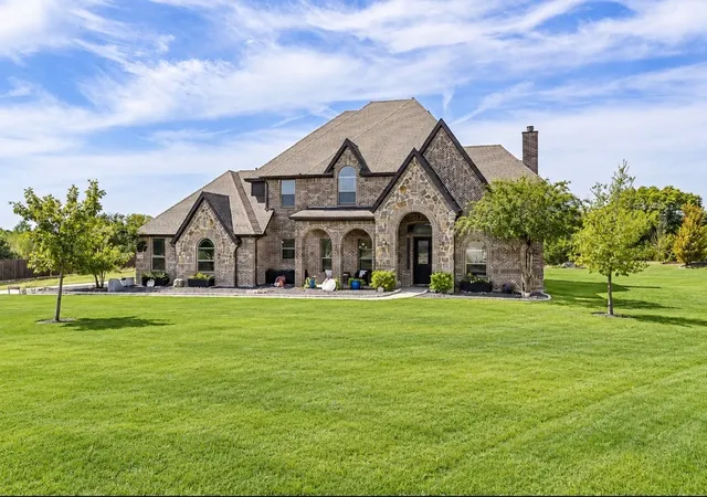 Photo 2 of Single family home for sale at 4111 Roberts Ln, Midlothian, TX 76065 | MLS# 21393913 | Listing updated on 2026-10-06