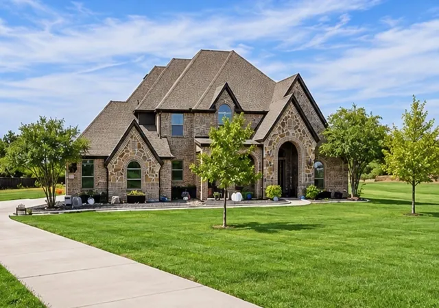 Photo 3 of Single family home for sale at 4111 Roberts Ln, Midlothian, TX 76065 | MLS# 21393913 | Listing updated on 2026-10-06