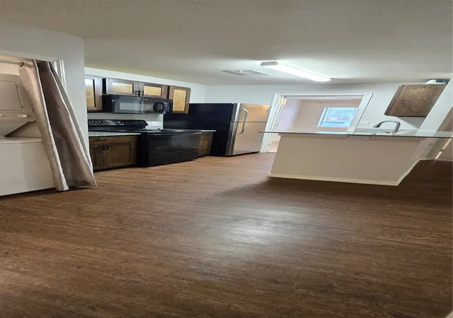 Photo 3 of Condo for sale at 9837 Walnut St #101, Dallas, TX 75243 | MLS# 21402174 | Listing updated on 2026-10-06