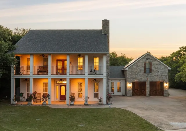 Photo 3 of Single family home for sale at 660 Alexandrite Dr, Little Elm, TX 75068 | MLS# 21398056 | Listing updated on 2026-10-07