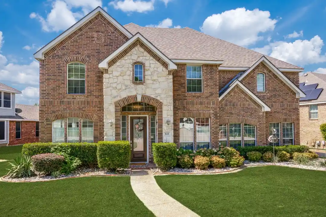 Photo 1 of Single family home for sale at 611 Creekwood Ln, Grand Prairie, TX 75052 | MLS# 21402206 | Listing updated on 2026-10-12