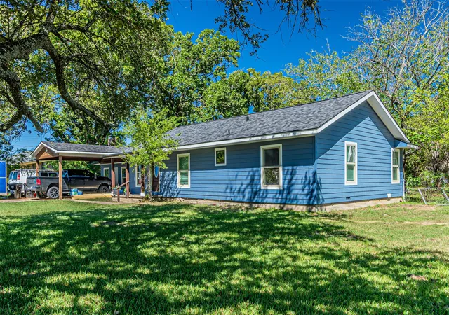 Photo 2 of Single family home for sale at 919 Canton Ave, Wills Point, TX 75169 | MLS# 21402186 | Listing updated on 2026-10-08