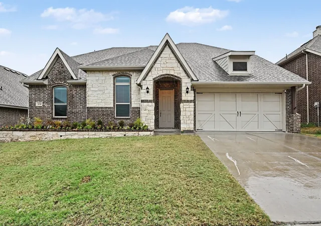 Photo 1 of Single family home for sale at 624 Soaring Star Ln, Weatherford, TX 76008 | MLS# 21399737 | Listing updated on 2026-10-06