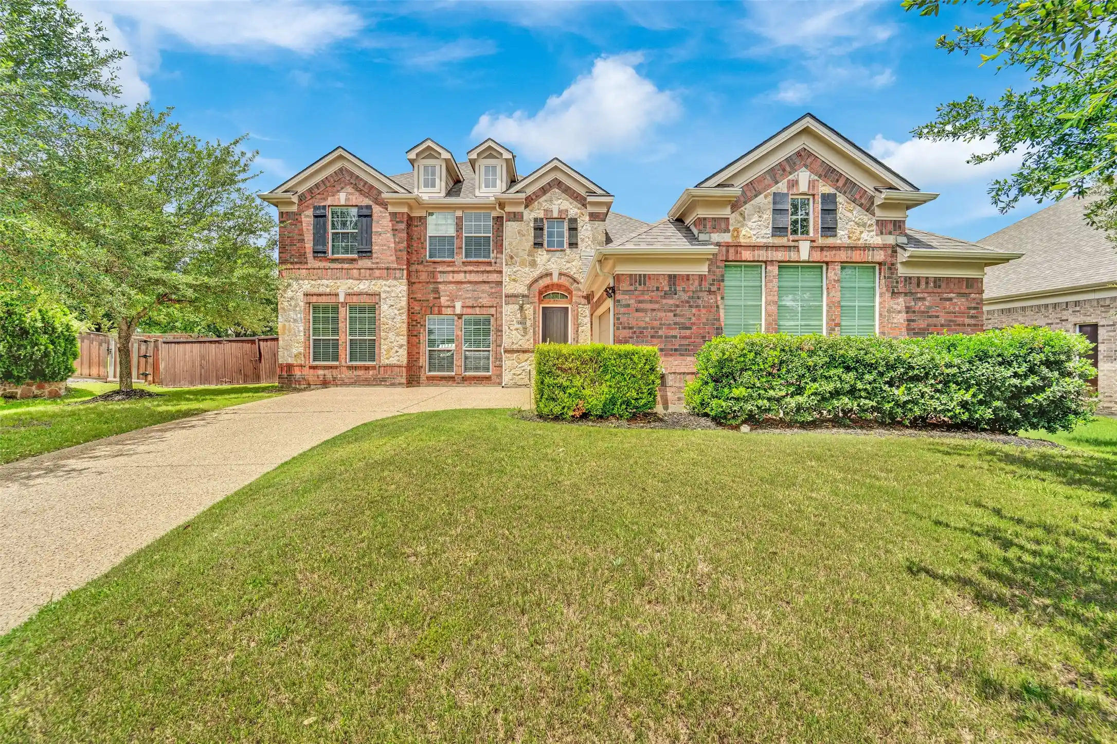 Photo 1 of Single family home for sale at 6811 Shadyview Ct, Sachse, TX 75048 | MLS# 21400062 | Listing updated on 2026-10-14
