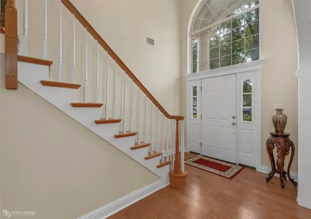 Photo 2 of Single family home for sale at 2921 N Pointe Dr, Shreveport, LA 71106 | MLS# 21397682 | Listing updated on 2026-10-05