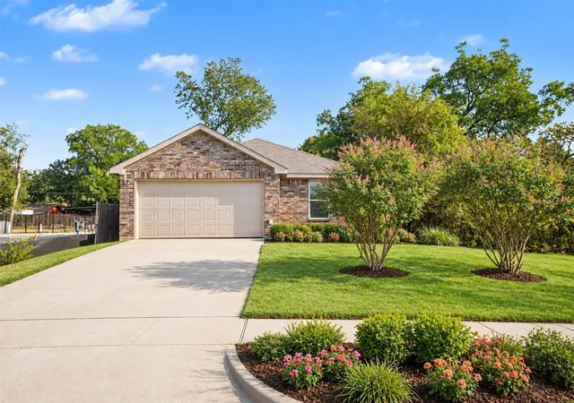 Photo 1 of Single family home for sale at 1634 E Missouri Ave, Dallas, TX 75216 | MLS# 21394704 | Listing updated on 2026-10-03