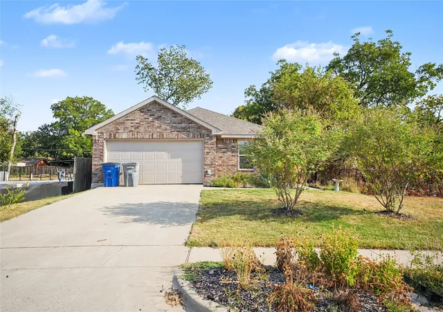 Photo 2 of Single family home for sale at 1634 E Missouri Ave, Dallas, TX 75216 | MLS# 21394704 | Listing updated on 2026-10-03