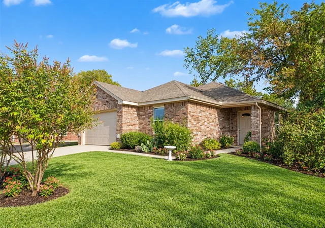 Photo 3 of Single family home for sale at 1634 E Missouri Ave, Dallas, TX 75216 | MLS# 21394704 | Listing updated on 2026-10-03