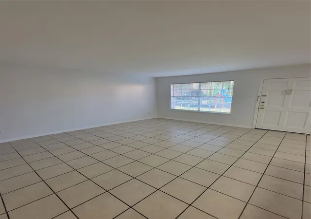 Listing Photo 3 - Condo for sale in building located at 3520 Parkridge Dr, Dallas, TX 75234 - Unit #114