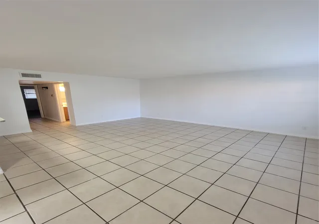 Listing Photo 5 - Condo for sale in building located at 3520 Parkridge Dr, Dallas, TX 75234 - Unit #114