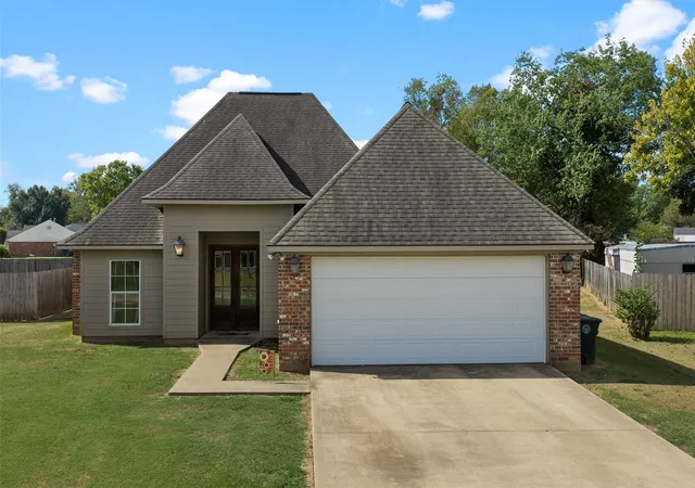 Photo 1 of Single family home for sale at 101 Jason Ln, Natchitoches, LA 71457 | MLS# 21401729 | Listing updated on 2026-10-08