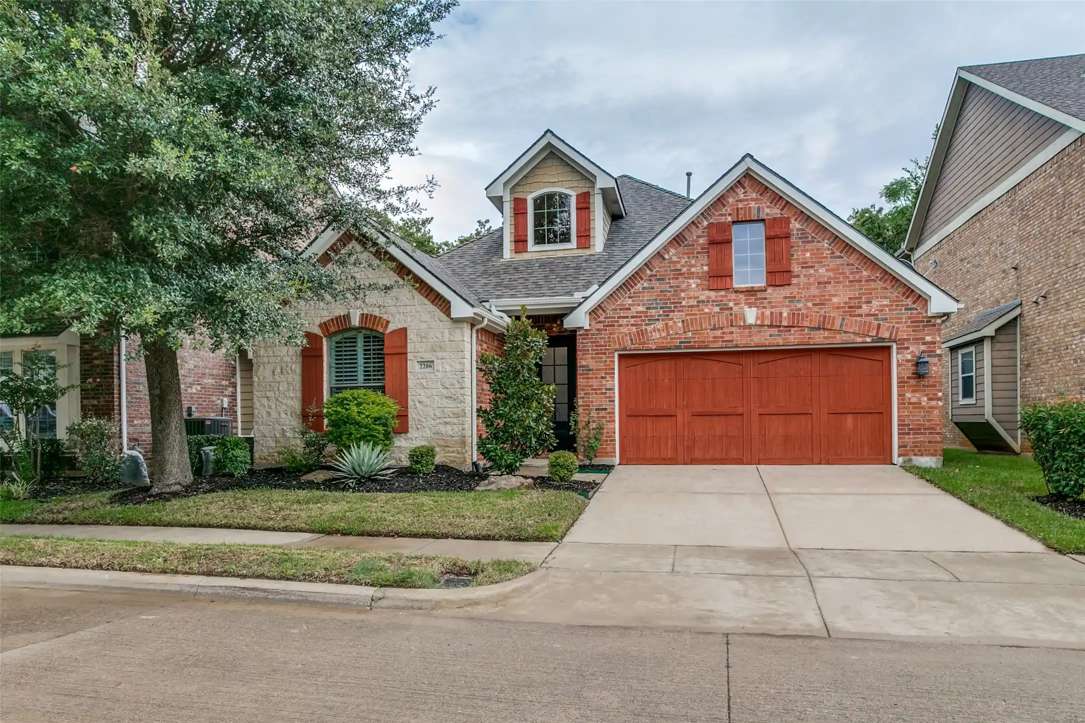 Photo 1 of Sale Pending at 2206 Muskeg Ln, Euless, TX 76039 | MLS# 21394796 | Listing updated on 2026-10-25
