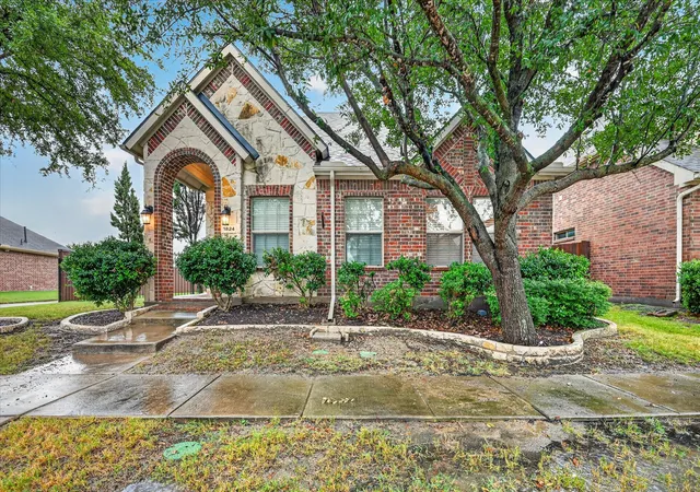 Photo 2 of Single family home for sale at 1824 Harlequin Pl, Allen, TX 75002 | MLS# 21402067 | Listing updated on 2026-10-03