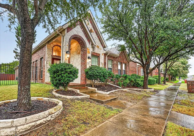 Photo 3 of Single family home for sale at 1824 Harlequin Pl, Allen, TX 75002 | MLS# 21402067 | Listing updated on 2026-10-03
