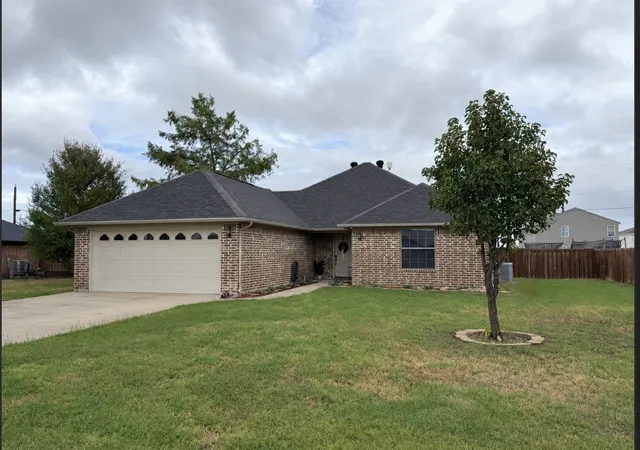 Photo 2 of Single family home for sale at 215 Ashley St, Alvord, TX 76225 | MLS# 21402252 | Listing updated on 2026-10-10
