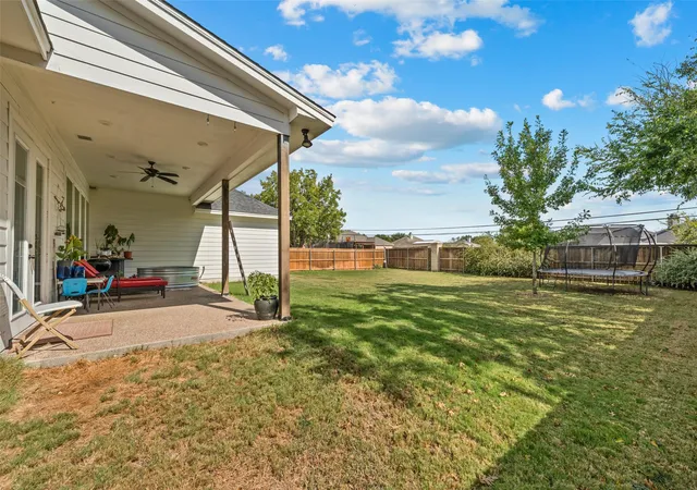 Photo 3 of Single family home for sale at 10413 Fallen Leaf Dr, Woodway, TX 76712 | MLS# 21402282 | Listing updated on 2026-10-07