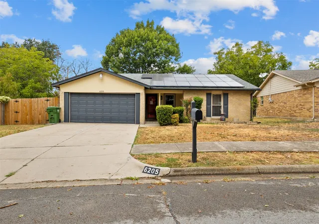 Photo 1 of Single family home for sale at 6205 Sunnybrook Dr, Fort Worth, TX 76148 | MLS# 21400345 | Listing updated on 2026-10-10