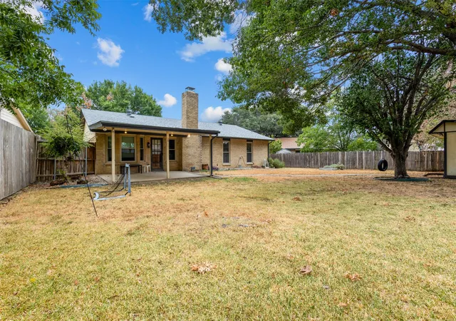 Photo 2 of Single family home for sale at 6205 Sunnybrook Dr, Fort Worth, TX 76148 | MLS# 21400345 | Listing updated on 2026-10-10